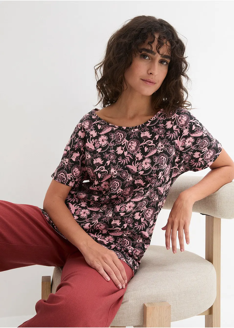Losjes vallend slub shirt met afgeronde onderrand van biologisch katoen   