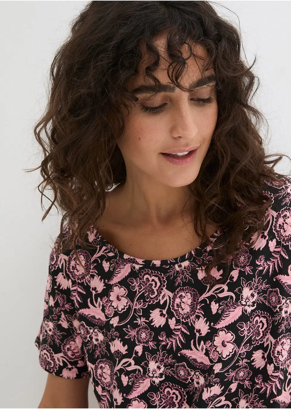 Losjes vallend slub shirt met afgeronde onderrand van biologisch katoen   