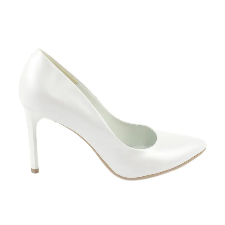 PUMPS OP EEN PIN, WITTE PAREL ESPINTO C602/134